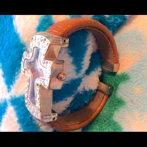 :Crystal CROSS WATCH Rare Geneva Needs Battery - Picture 3 of 3